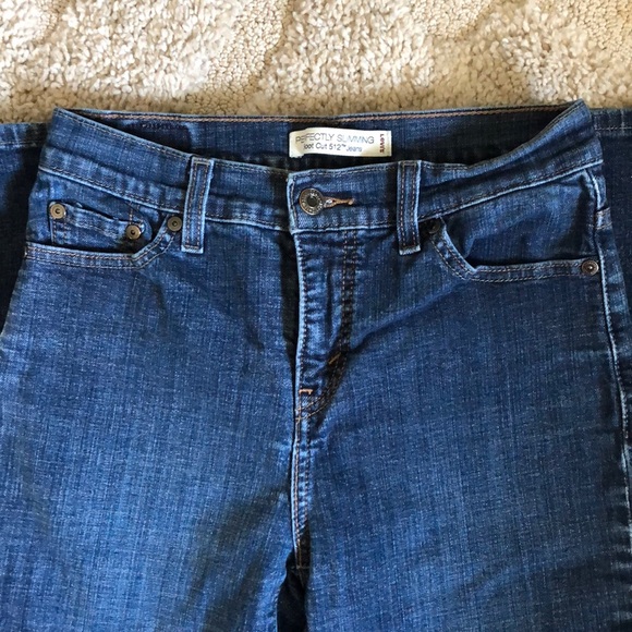 Levi’s Perfectly Slimming Boot Cut 512 jeans sz 6M - Picture 2 of 4